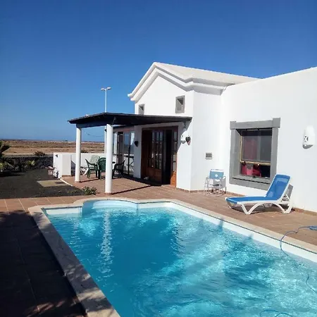 La Carabela Playa Blanca Villa
